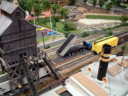 Image - asphalttruck.jpg